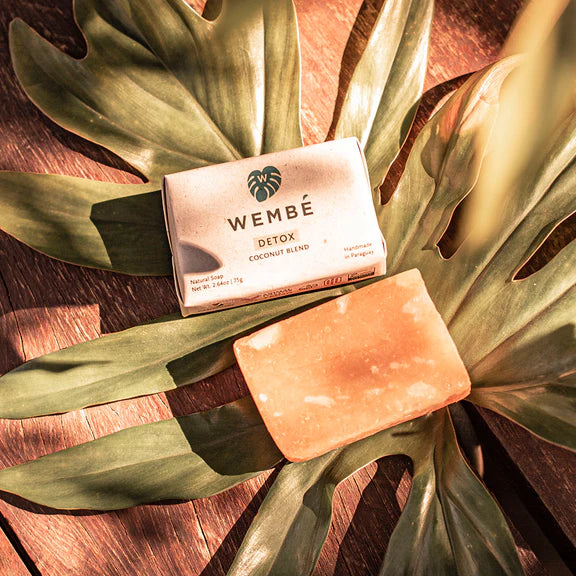 Wembe Detox Seife auf Blatt 